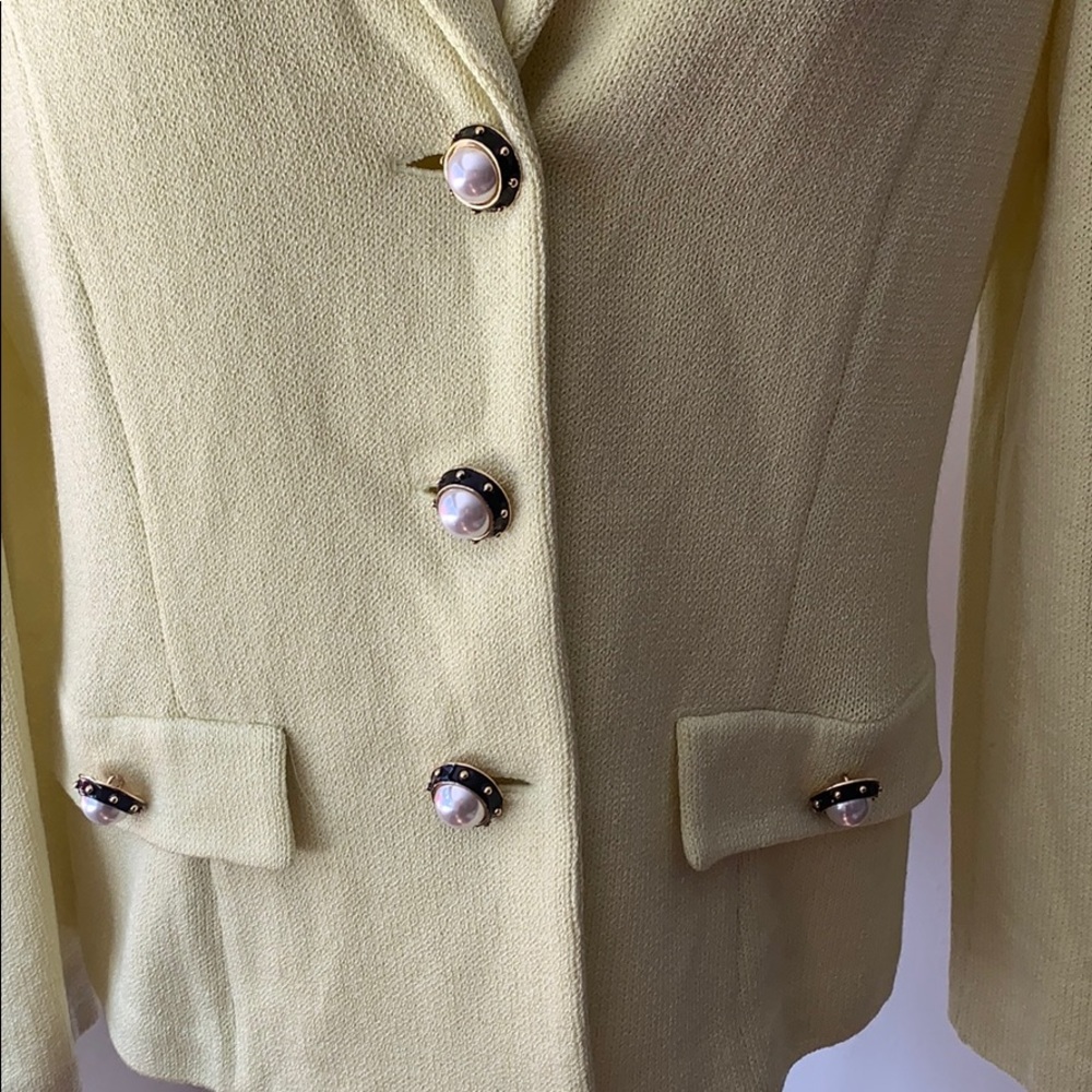 ST. JOHN Knit Blazer with Pearl Buttons! - Picture 3 of 7